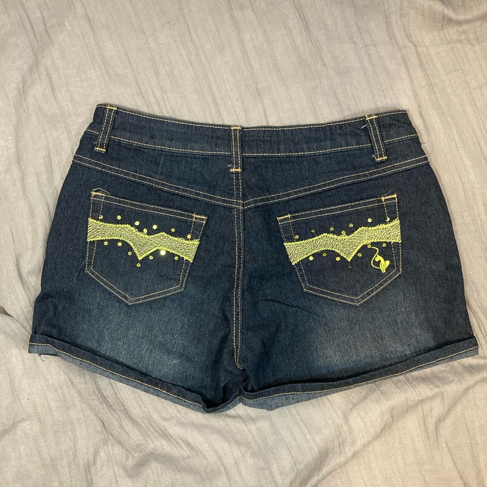 Baby Phat Girlz Denim Shorts - Picture 4 of 9
